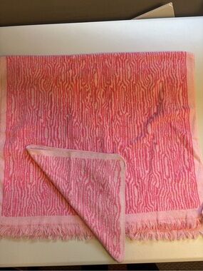 Vintage Mid Century Pink Bath Towel Set Fringe Fieldcrest Retro Mod Decor 1970s